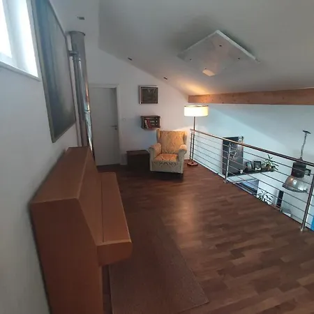 Holiday home Mit 200 Qm Wohnflaeche :) Birgland